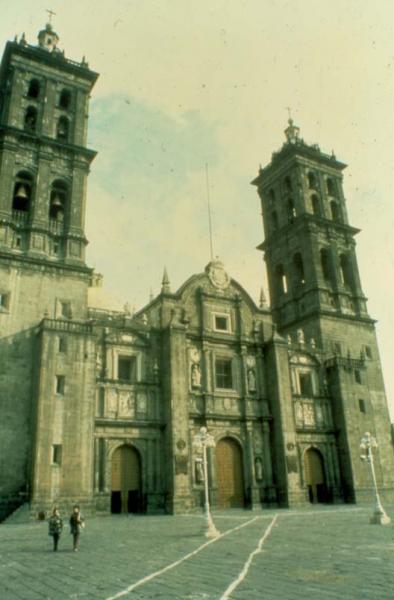 52. Cathedral of Puebla.jpg