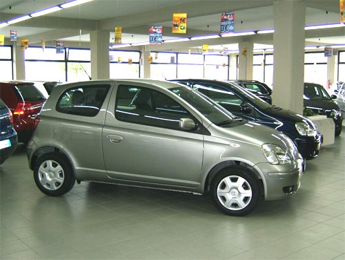 toyota-yaris.jpg