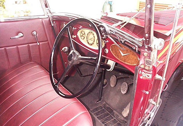 Plymouth 1934 005.jpg Plymouth 1934 005.jpg