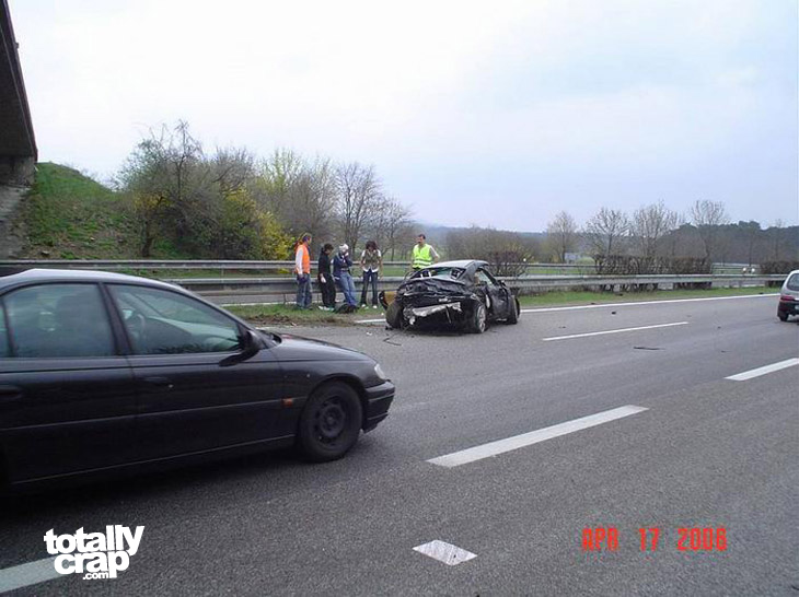 porsche_crash_06.jpg porsche_crash_06.jpg
