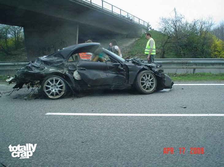porsche_crash_07.jpg porsche_crash_07.jpg