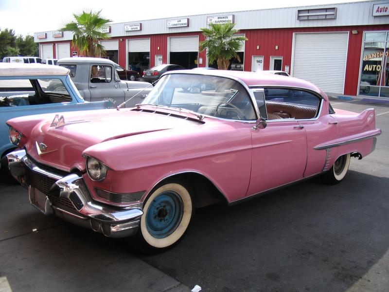 Brett's 57 caddy 028.jpg