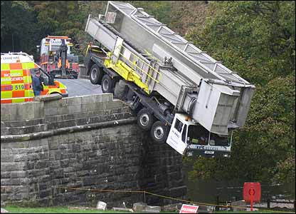 _44201365_lorry1.jpg