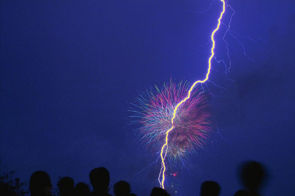 0828_lightning.jpg