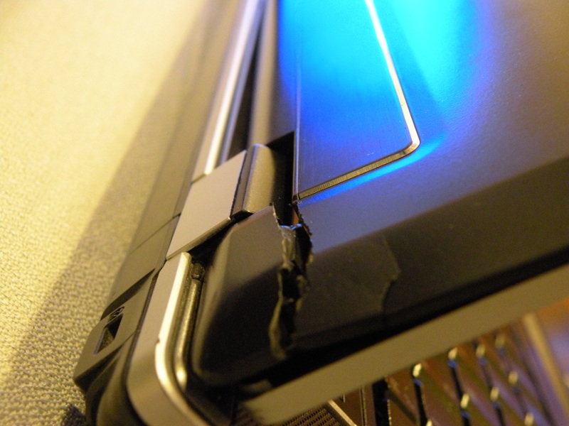 LaptopCrack.jpg LaptopCrack.jpg