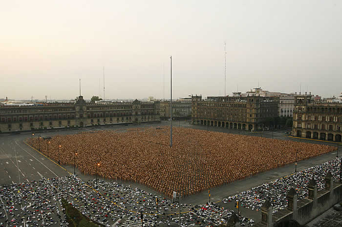 tunick_zocalo10.jpg
