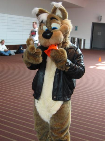 NotCalE-FullBody.jpg NotCalE-FullBody.jpg