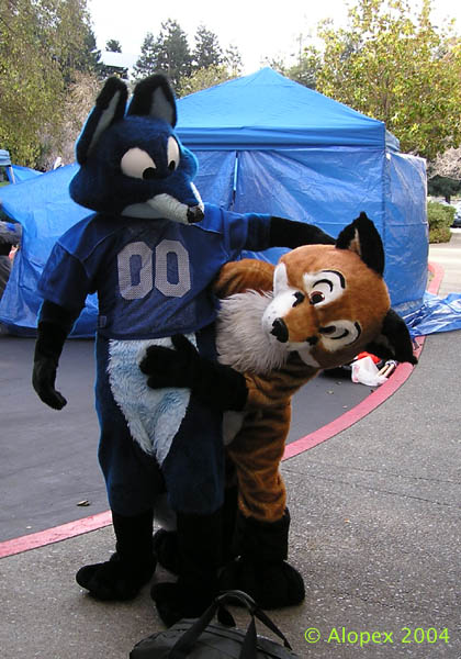 Alopex_FC2004_092FoxNPokit.jpg Alopex_FC2004_092FoxNPokit.jpg