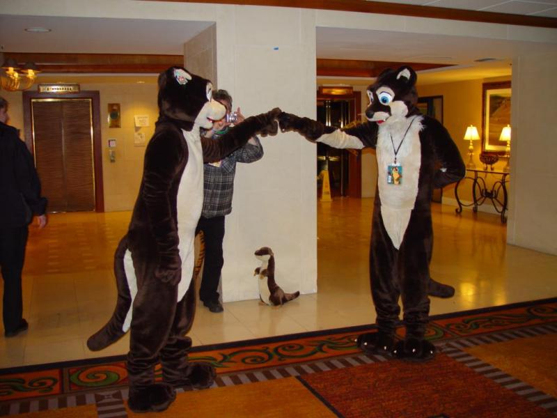 Otters01.jpg Otters01.jpg