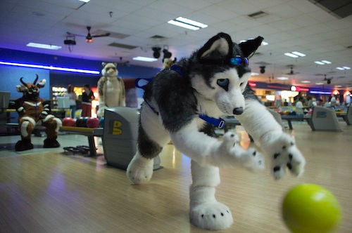 Shortwave-Bowling-01.jpg Shortwave-Bowling-01.jpg