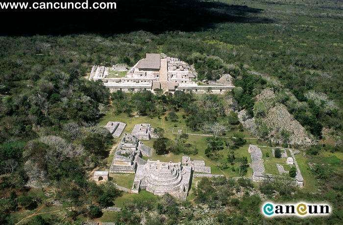 Ae03-mayan-ruins.jpg