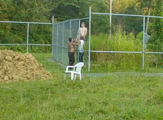 shanehelpingwithfence008-325x241.jpg shanehelpingwithfence008-325x241.jpg